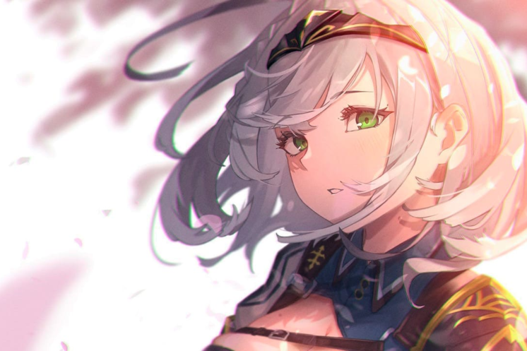 Shirogane Noel durante una transmisión en vivo en la que respondió a comentarios ofensivos dirigidos a su familia.