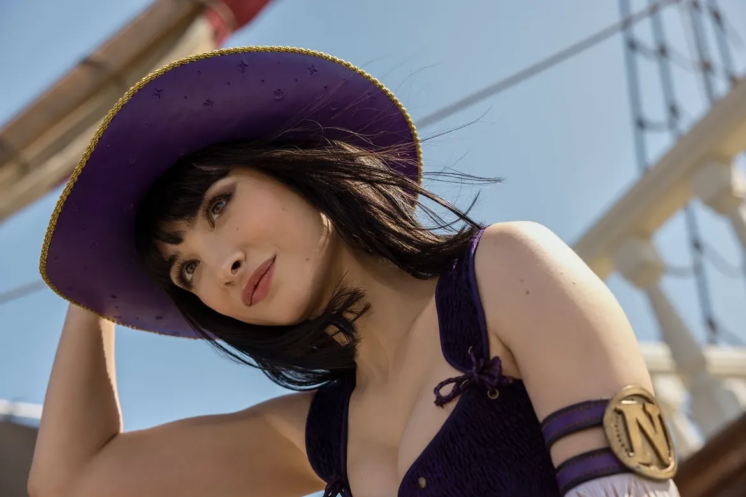 Lera Abova, actriz que interpreta a Nico Robin en el live-action de One Piece, invitada a AniMole 4 en México.