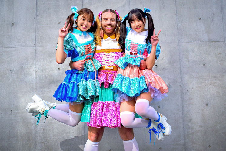 SUZU anunció que se graduará de BABYBEARD el 7 de septiembre de 2026 después de seis años como integrante del grupo.